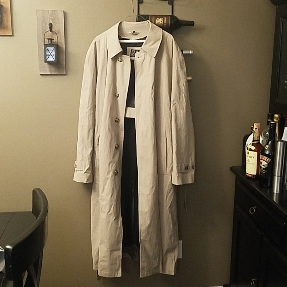Jos A Banks trenchcoat
